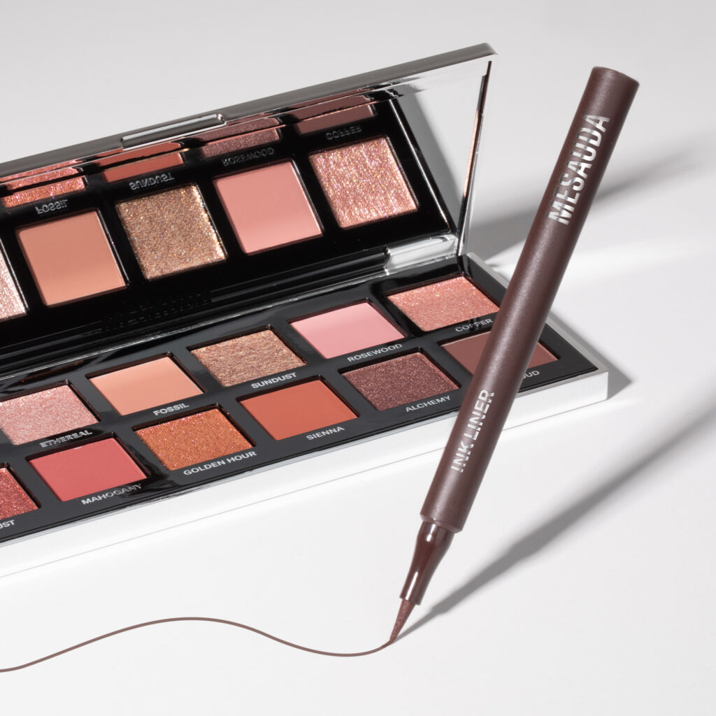 in foto, i prodotti mesauda per il trend make-up del momento: archetype II e Ink liner brownie.