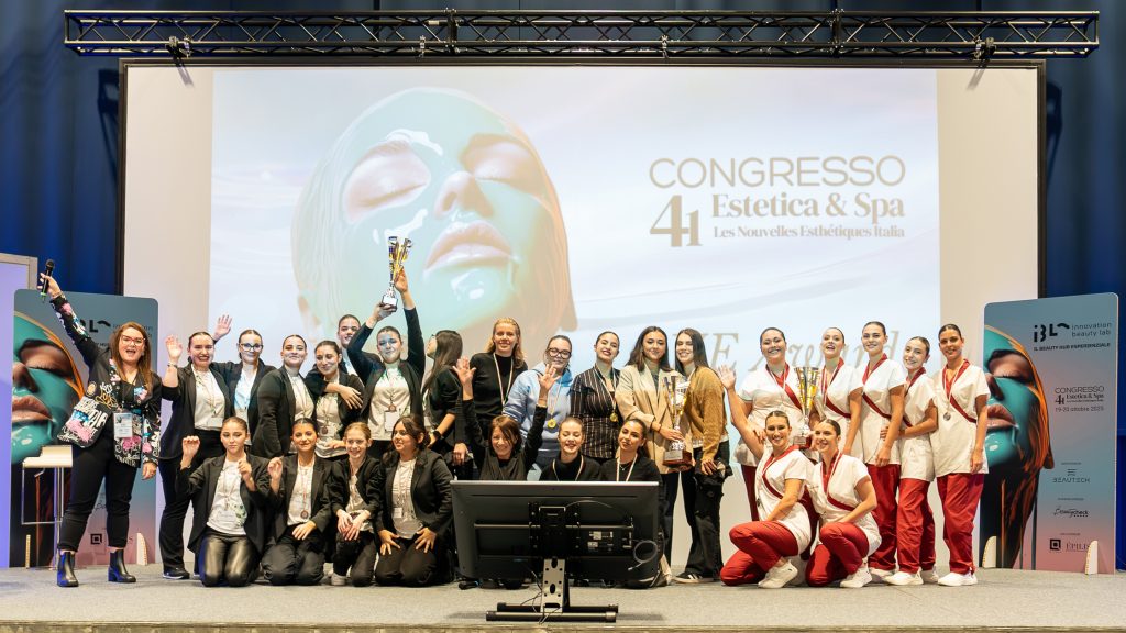 le allieve delle scuole d'estetica festeggiano la vittoria al CISEP: campionato italiano scuole estetica